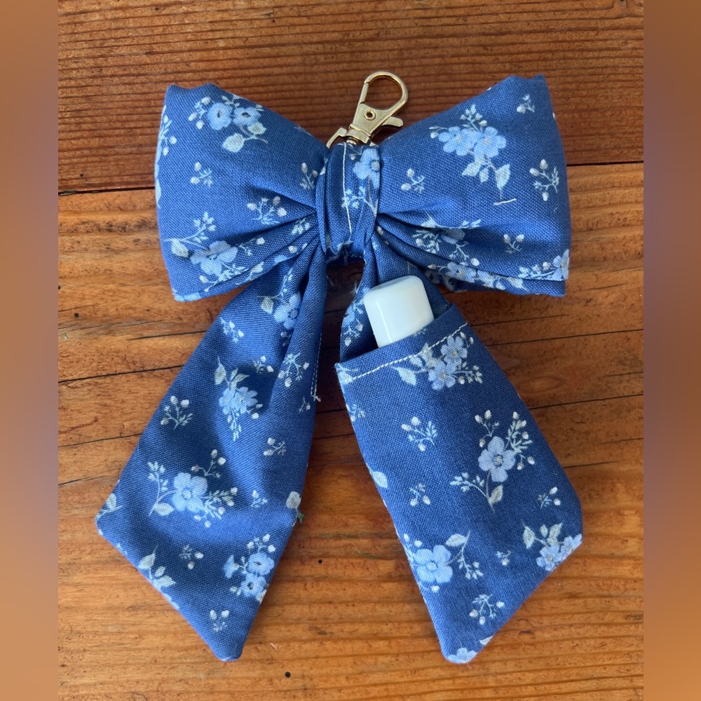 Lipgloss/Lip stick holder key chain